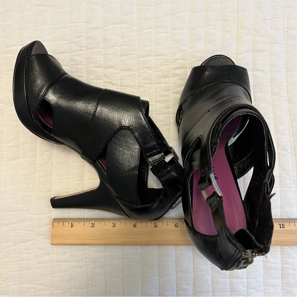 Madden Girl Open Toed, Zippered Boot/Heel - Picture 7 of 9